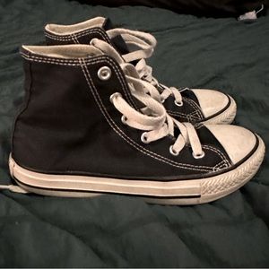 Converse Black Hightops 1Y